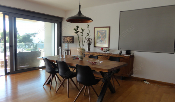 Tραπεζαρία - Dinning room